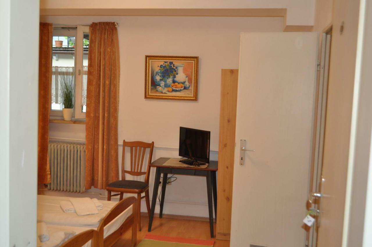 Hotel Weinstube Heigl Restaurante Pizzeria Puccini à Landshut Extérieur photo
