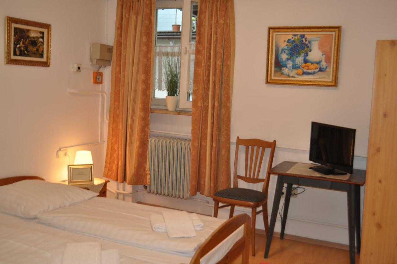 Hotel Weinstube Heigl Restaurante Pizzeria Puccini à Landshut Extérieur photo