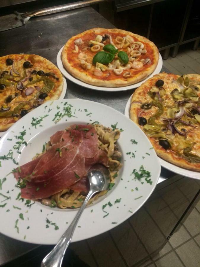 Hotel Weinstube Heigl Restaurante Pizzeria Puccini à Landshut Extérieur photo
